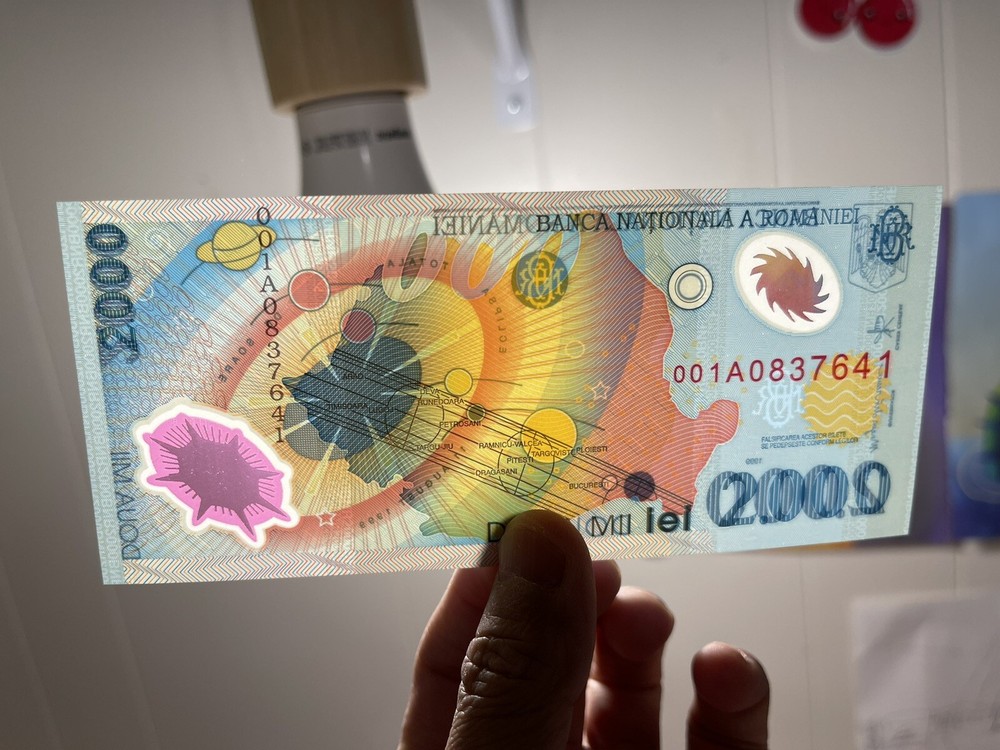 Romania 2000 Lei Plastic Banknote Excellent Condition