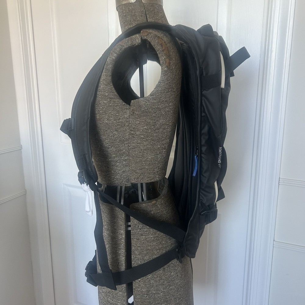 Camelback PowderHound 12L Hydration Pack Backpack Water Snow Shield Preowned