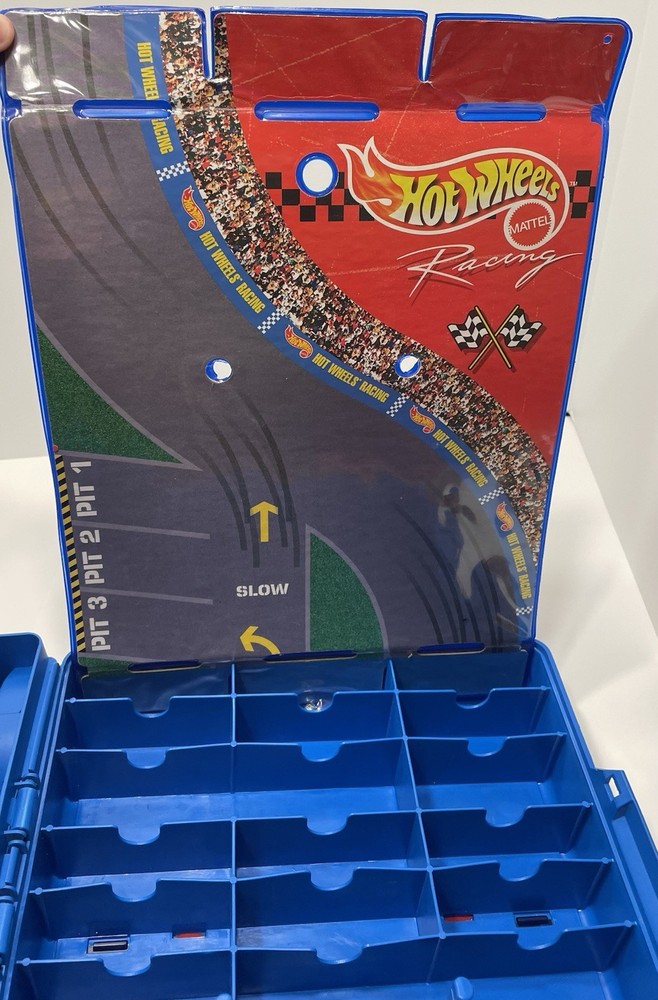 Vintage Mattel HOT WHEELS Rolling Storage Case Retractable Handle Year 2000