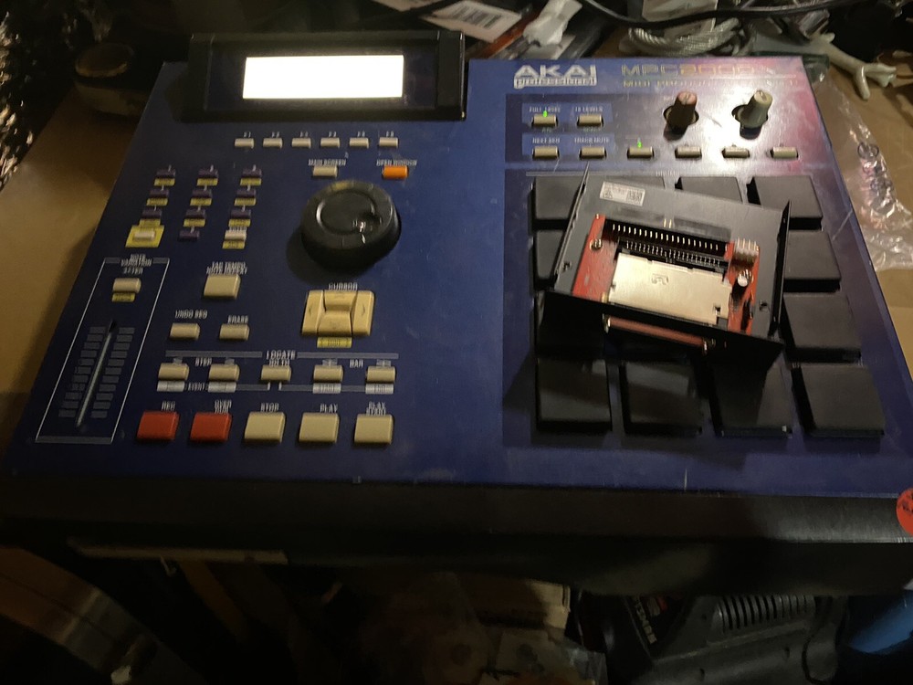 Akai MPC 2000XL MIDI Production Center Sampler Sequencer Drum Machine Blue