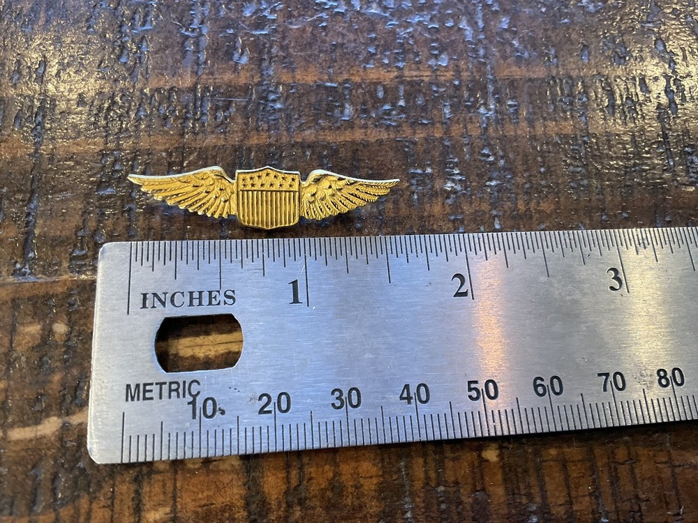 ORIGINAL WWII US HOMEFRONT / INSTRUCTOR SMALL PILOT WINGS PIN