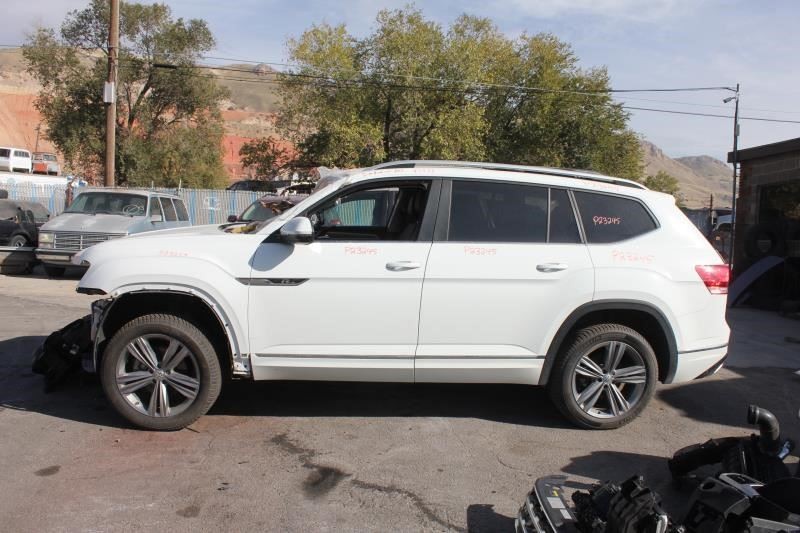 Camera/Projector Camera Front Windshield Mounted Fits 18 ATLAS 582312