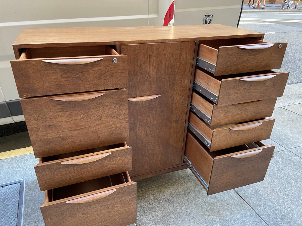 Jens Risom Mid century Modern Walnut Credenza Sideboard Unmarked