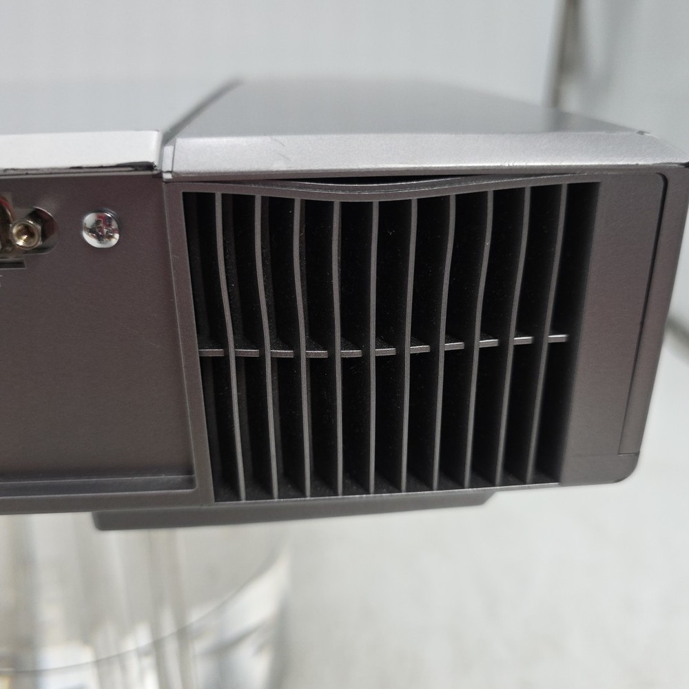 Hitachi CP-X345 Multimedia LCD Projector Untested