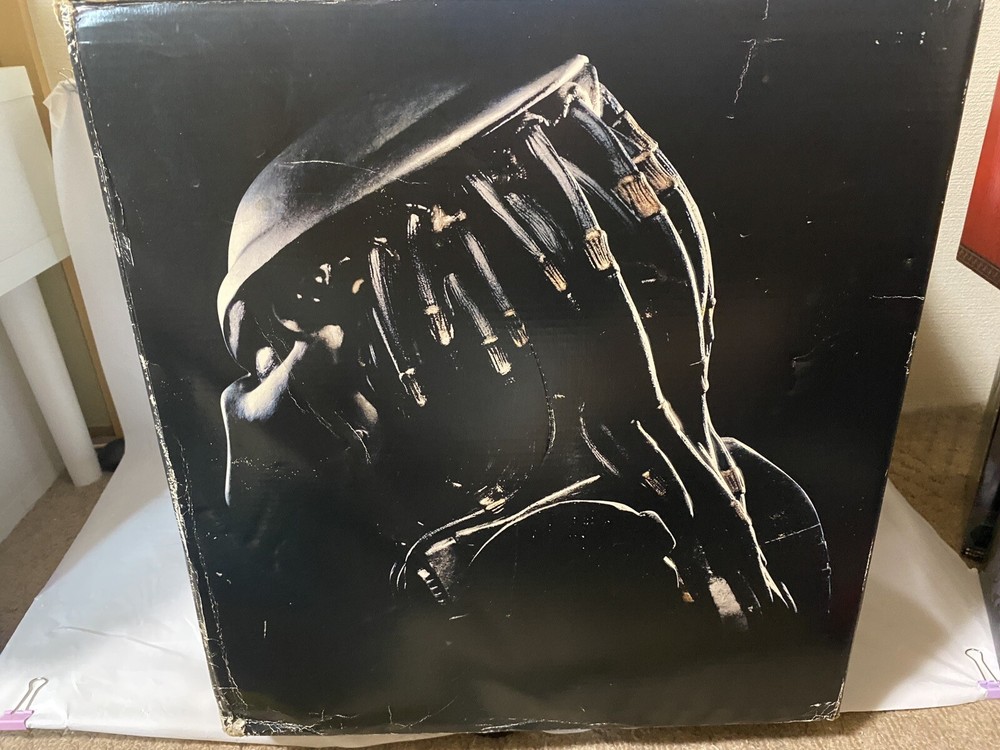 Predator Limited Predator Head Figure & Case Japan