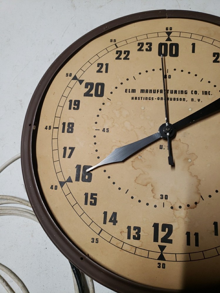 Vintage Elm Manufacturing Co Clock,