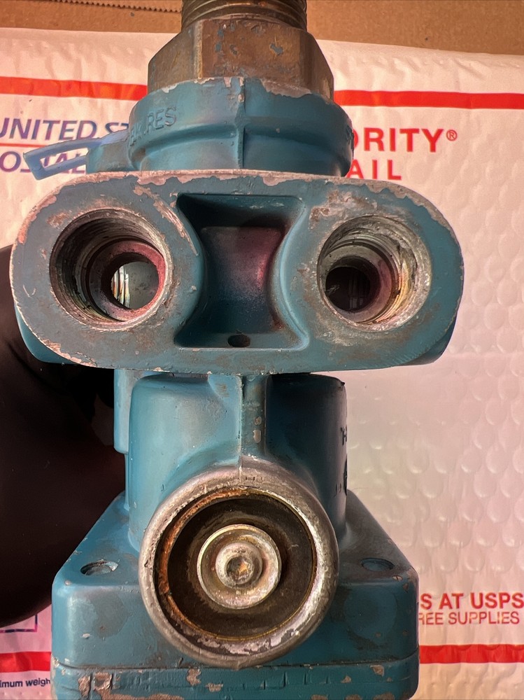 Bendix Trailer Brake Valve T-294836-C