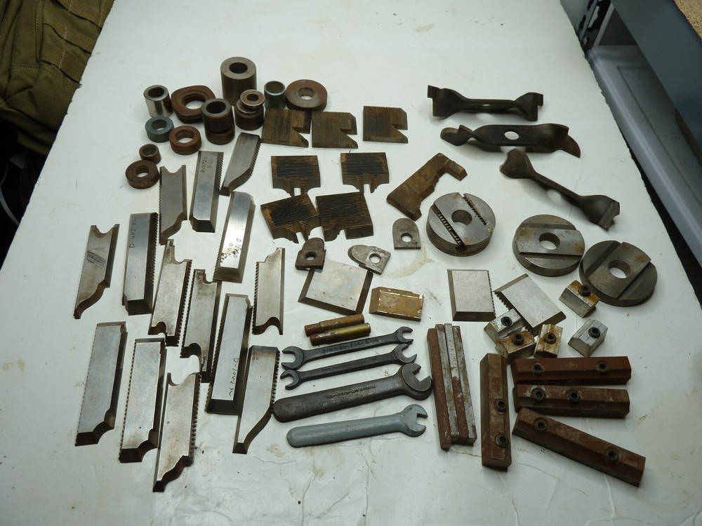 Wood carpenter machine shapes cutters