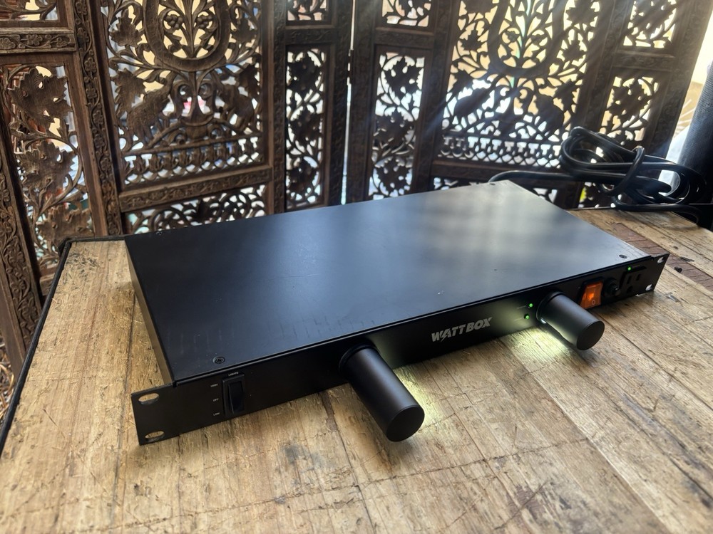 WATTBOX B9PB02P6 Power Surge Protector
