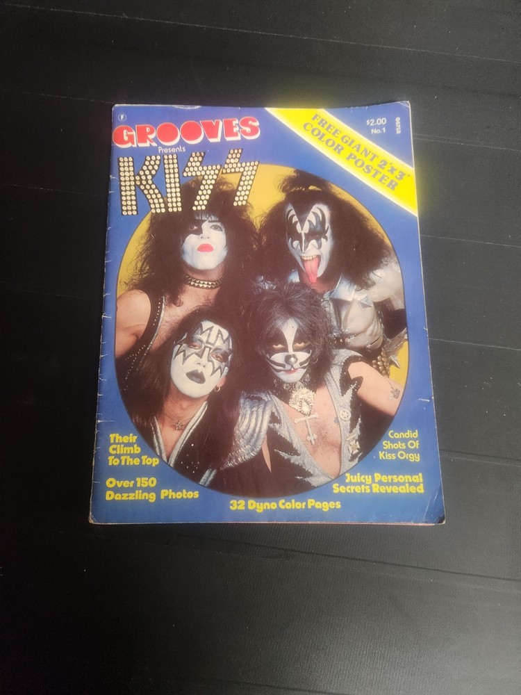 GROOVES Presents KISS Magazine 1978 Volume #1 Simmons, Stanley WITH  Poster