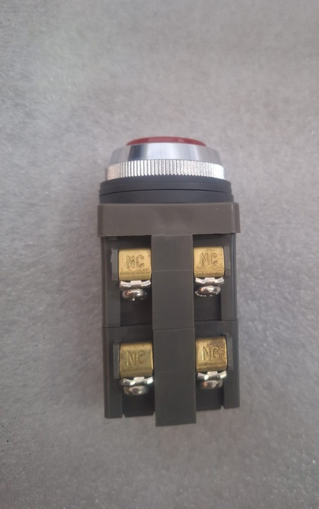 IDEC ABN 11610N Non-Illuminated Push Button Switch