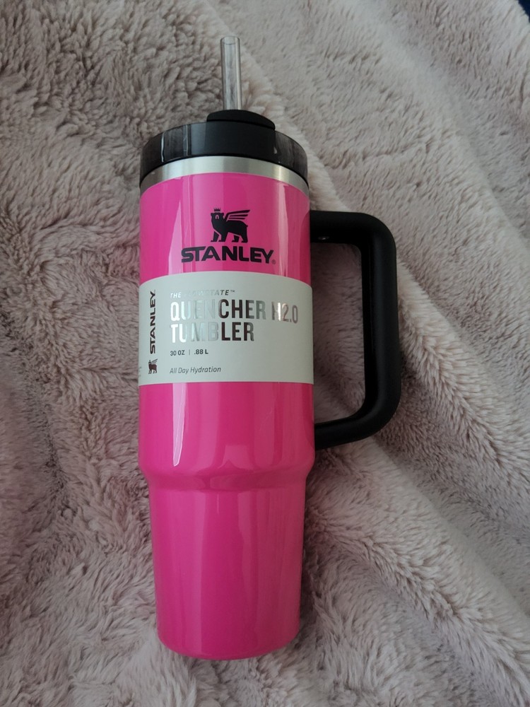 STANLEY 30oz ELECTRIC PINK QUENCHER