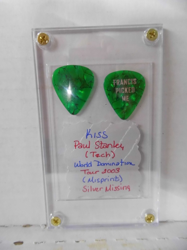 KISS~PAUL STANLEY (TECH)~2 GUITAR PICKS IN CASE~2003 READ DESCRIPTION (30)