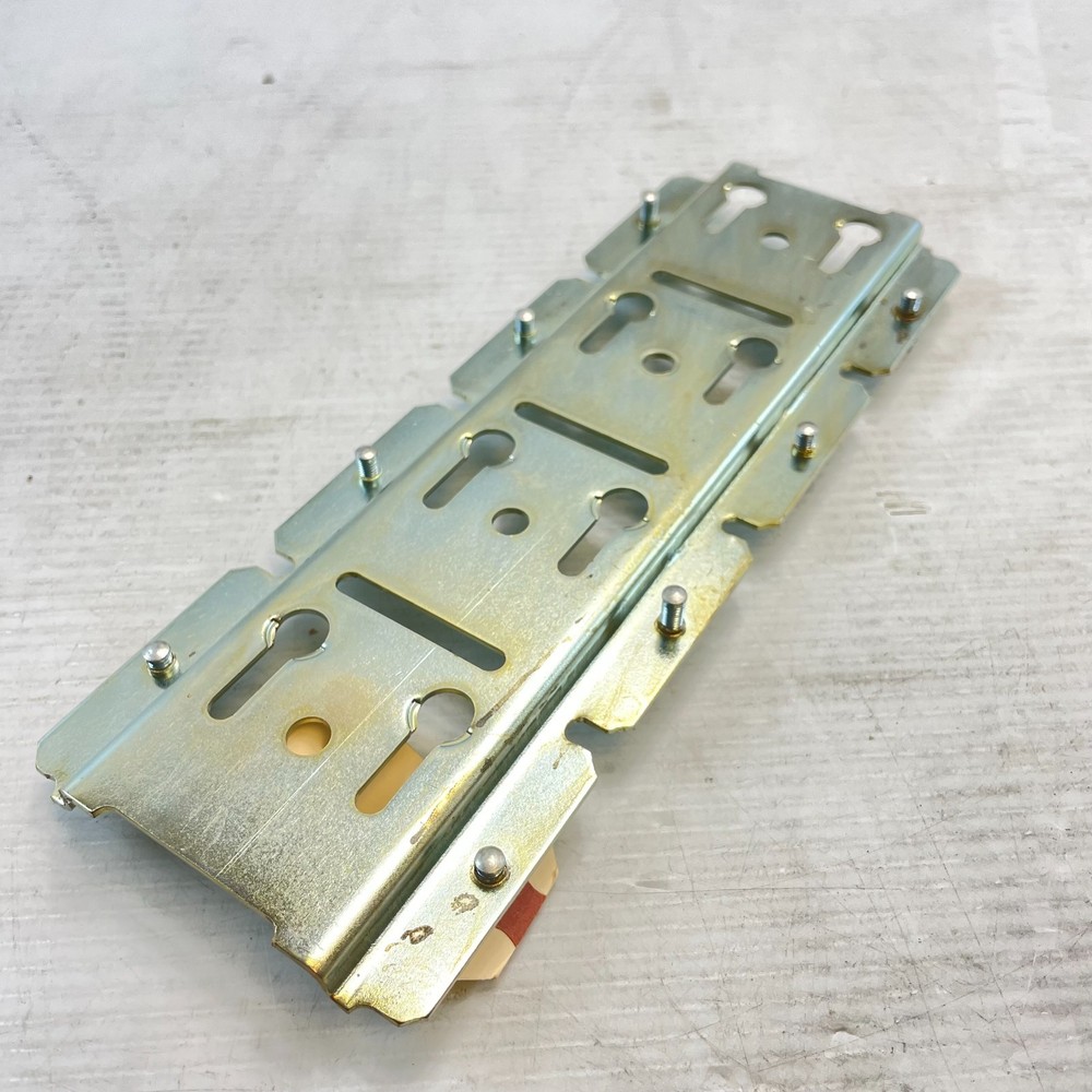 CUTLER-HAMMER D26MC4 Relay Mounting Channel