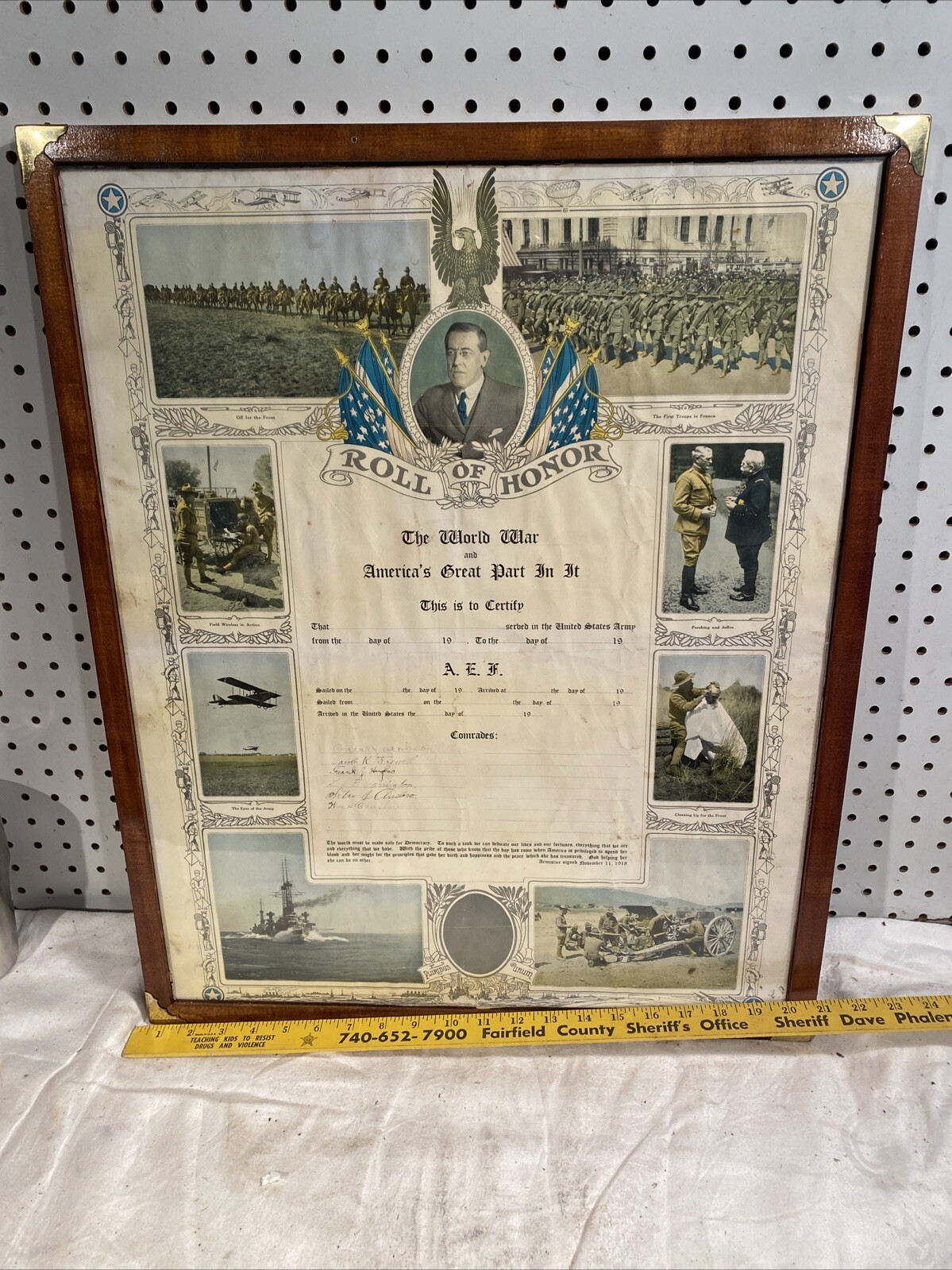 ANTIQUE FRAMED ROLL OF HONOR SERVICE IN THE WORLD WAR 1918 Military Photos