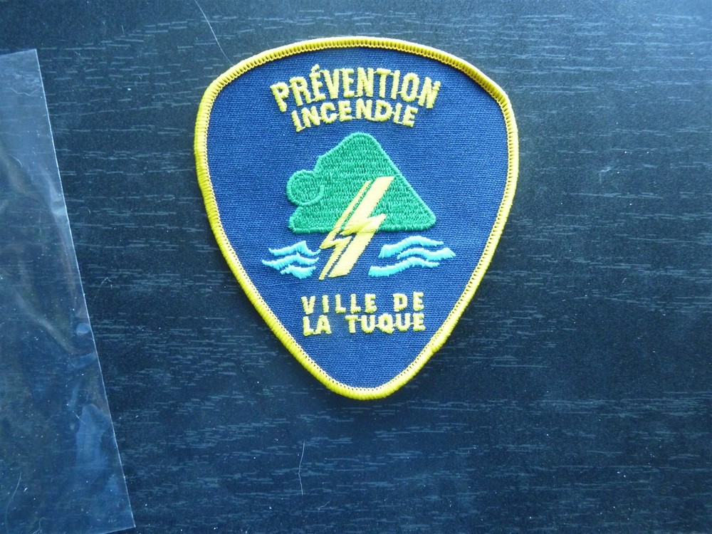 VINTAGE FIRE DEPT VILLE DE LA TUQUE QUEBEC CREST PATCH BROAD