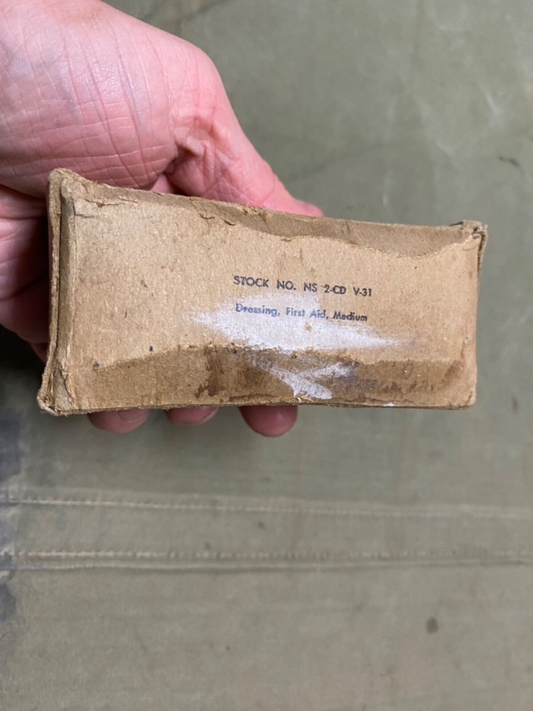 ORIGINAL WWII US ARMY MEDIC MEDICAL FIRST AID CARLISLE DRESSING BANDAGE-SEALED