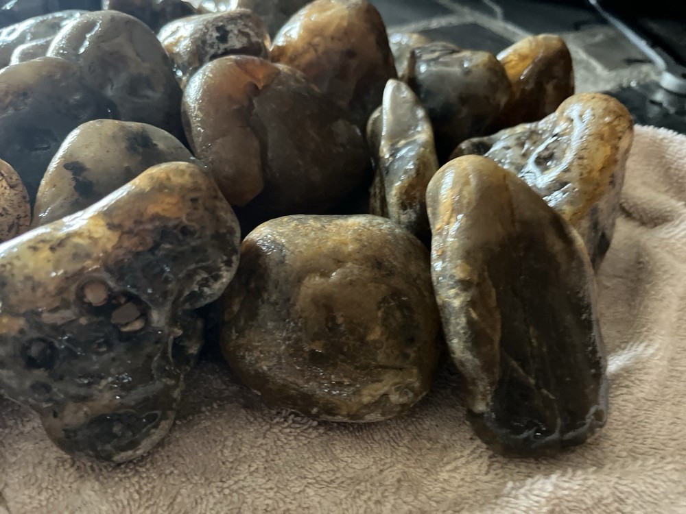 30 Lbs. ￼Rough Montana Agate (48)