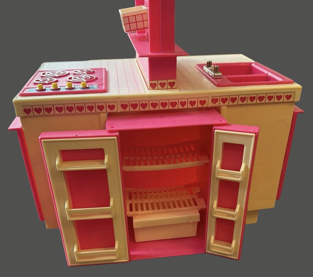 Barbie 1984 Vintage Kitchen