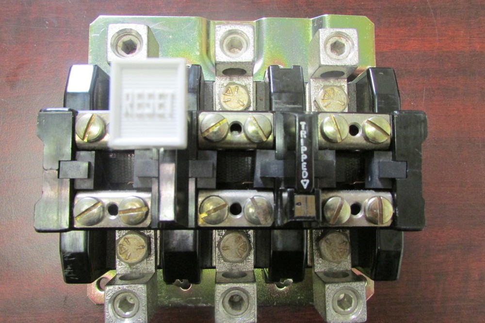 ALLEN BRADLEY 592 D0V169 Starter