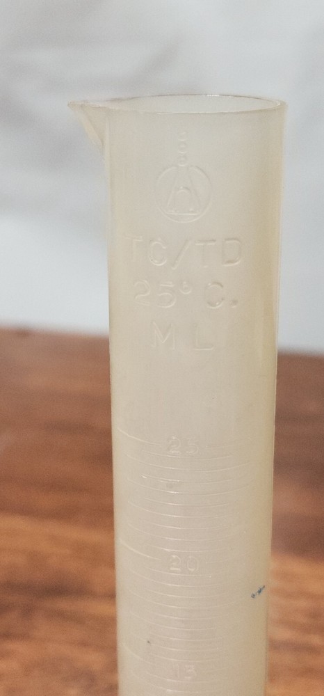 NALGENE Plastic Polypropylene 25mL TC/TD Graduated Cylinder Hex Base USA