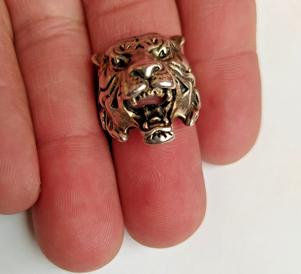 Ancient Victorian Sterling Silver Ring Engraved Tigre Size 8.5