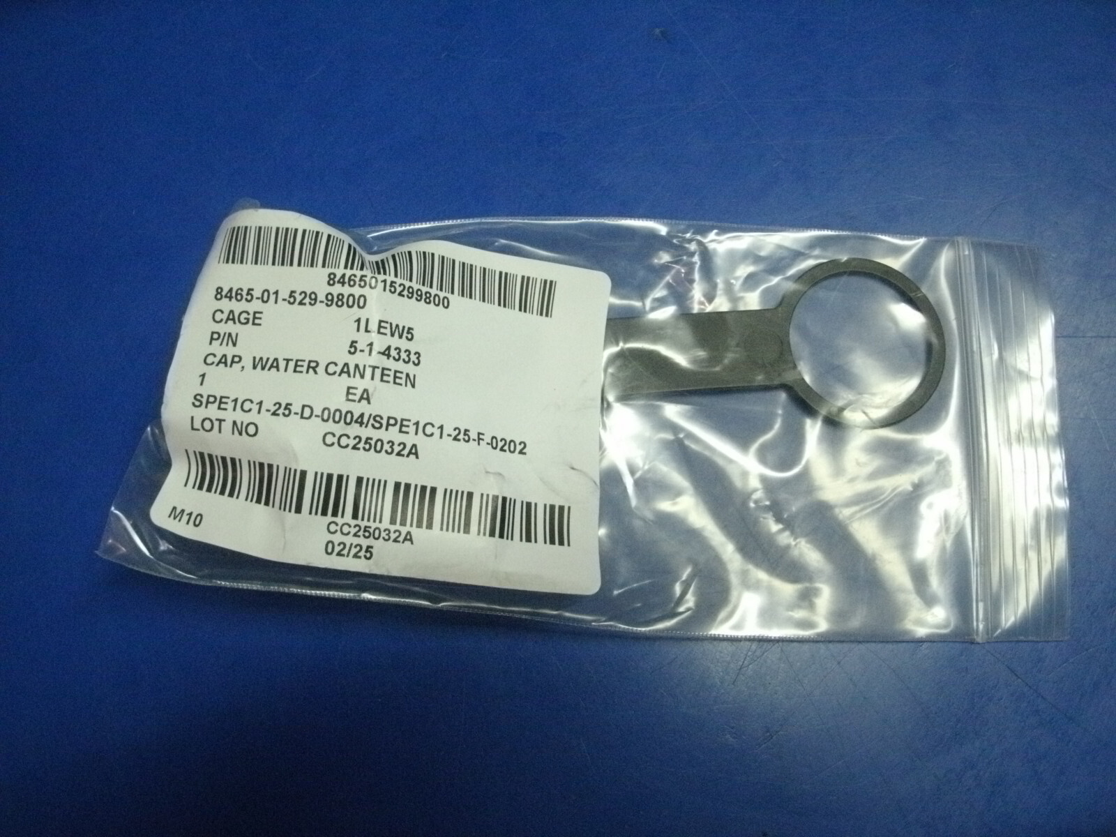 US ARMY AVON  M50 / 61 GAS MASK 1 OR 2 Quart Canteen Cap Adapter NEW IN WRAPPER