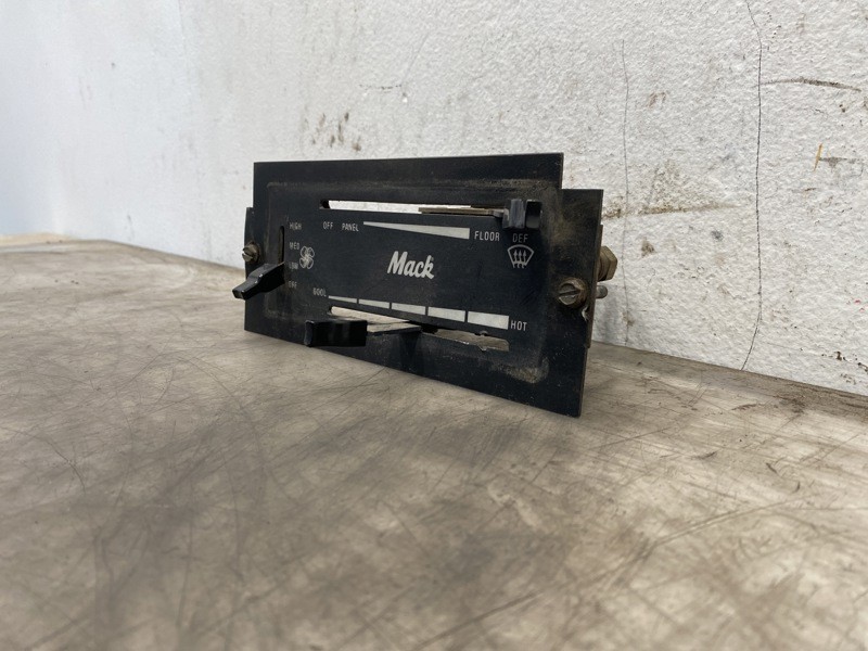 1994 Mack CH612 Climate Control (718-11317)