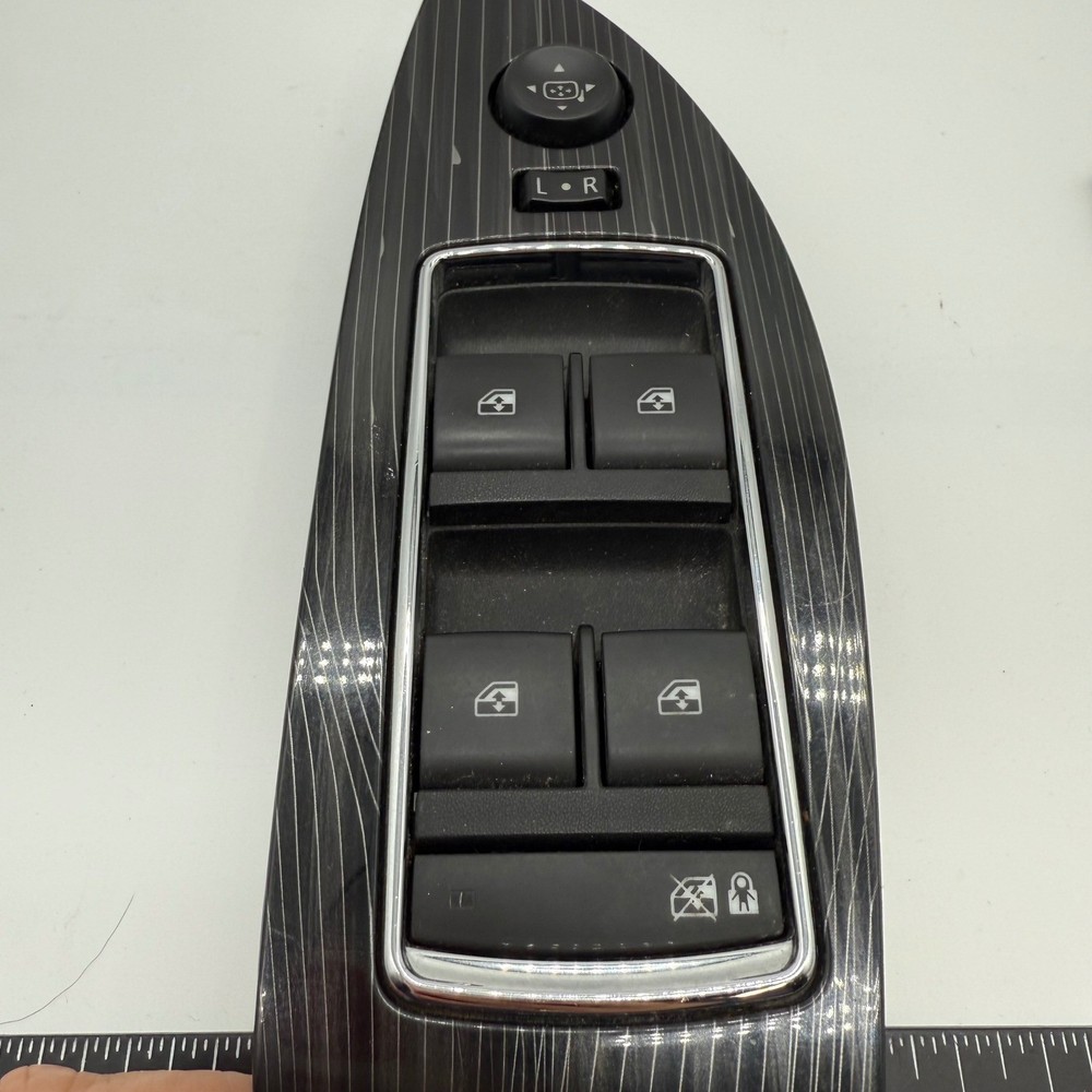 GM 23466791 Front Left Driver Side Master Power Window Switch Door Control