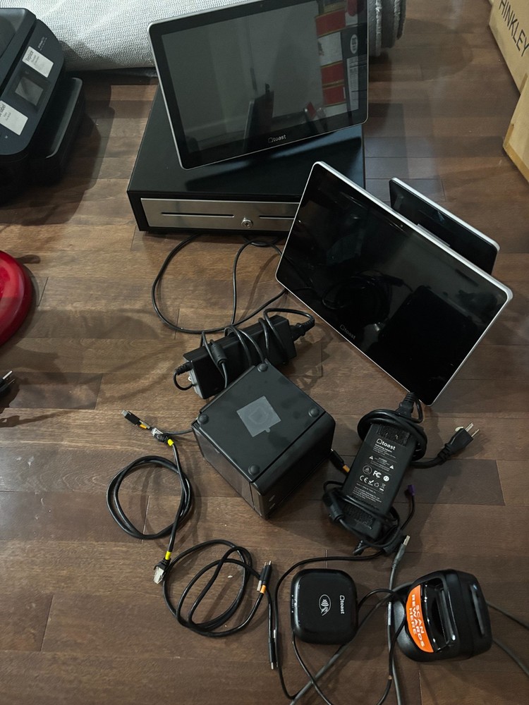 Toast POS System: 2 Touchscreen terminals, 1 card reader, 1 printer, 1 scanner