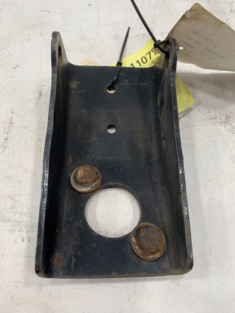 2013 MACK Pinnacle Suspension Bracket (641-11077)