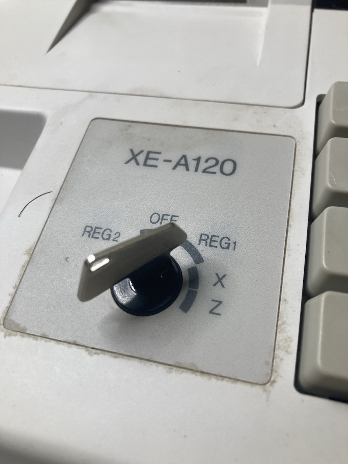 Sharp XE-A120 Electronic Cash Register With Key Cash Drawer Manual