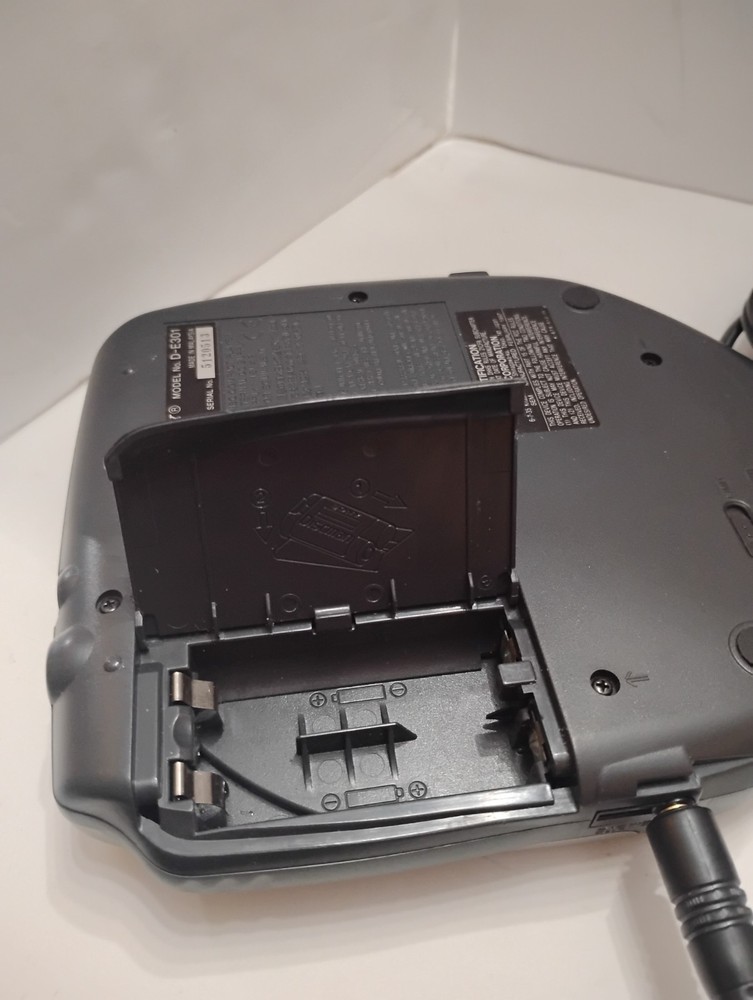 Sony D-E301 ESP Discman + MDR-V100 🎧 Works Read As Is