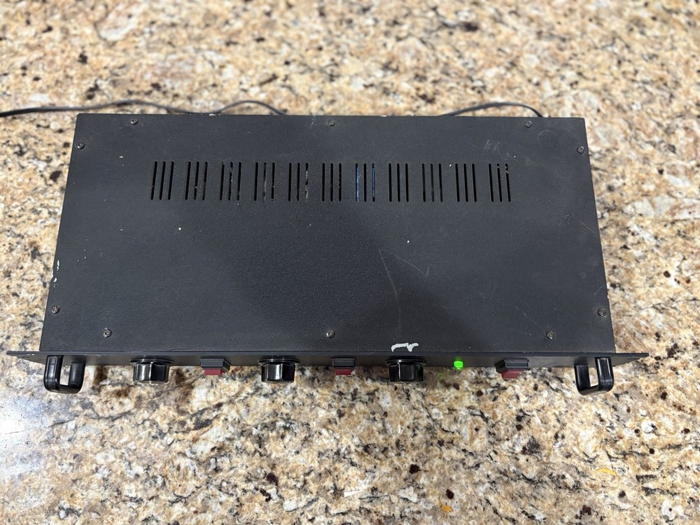 Audio Power Control Distributions Panel Rack Mount 19” Powers Up.