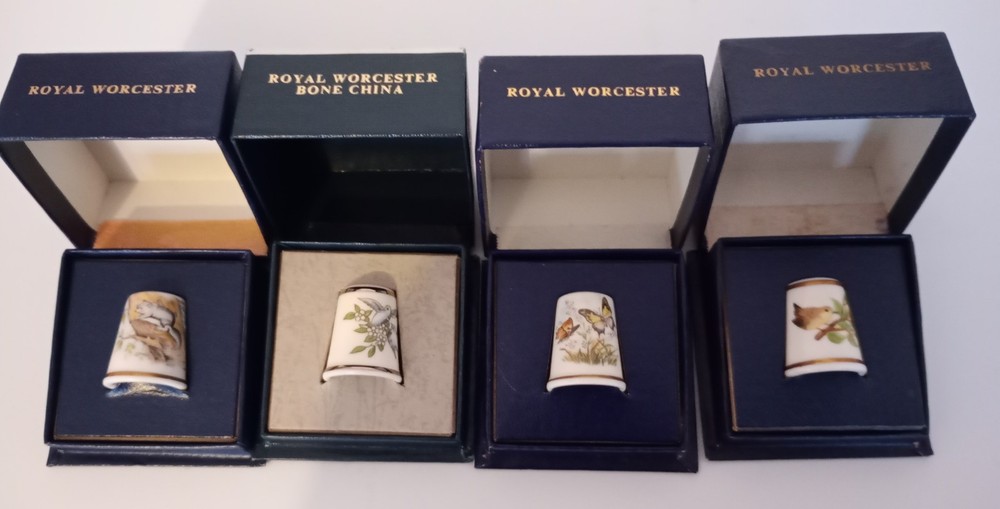 4 Royal Wocester Thimbles all Boxed