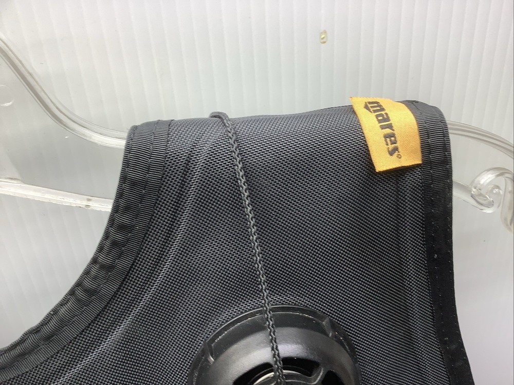 Mares Buoyancy Compensator BCD Medium Scuba Diving Vector Origin