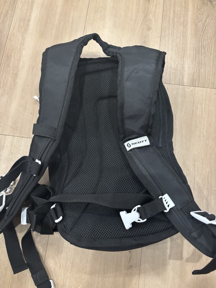 Scott Black White Backpack Nylon Zipper Adjustable Straps Padded Back