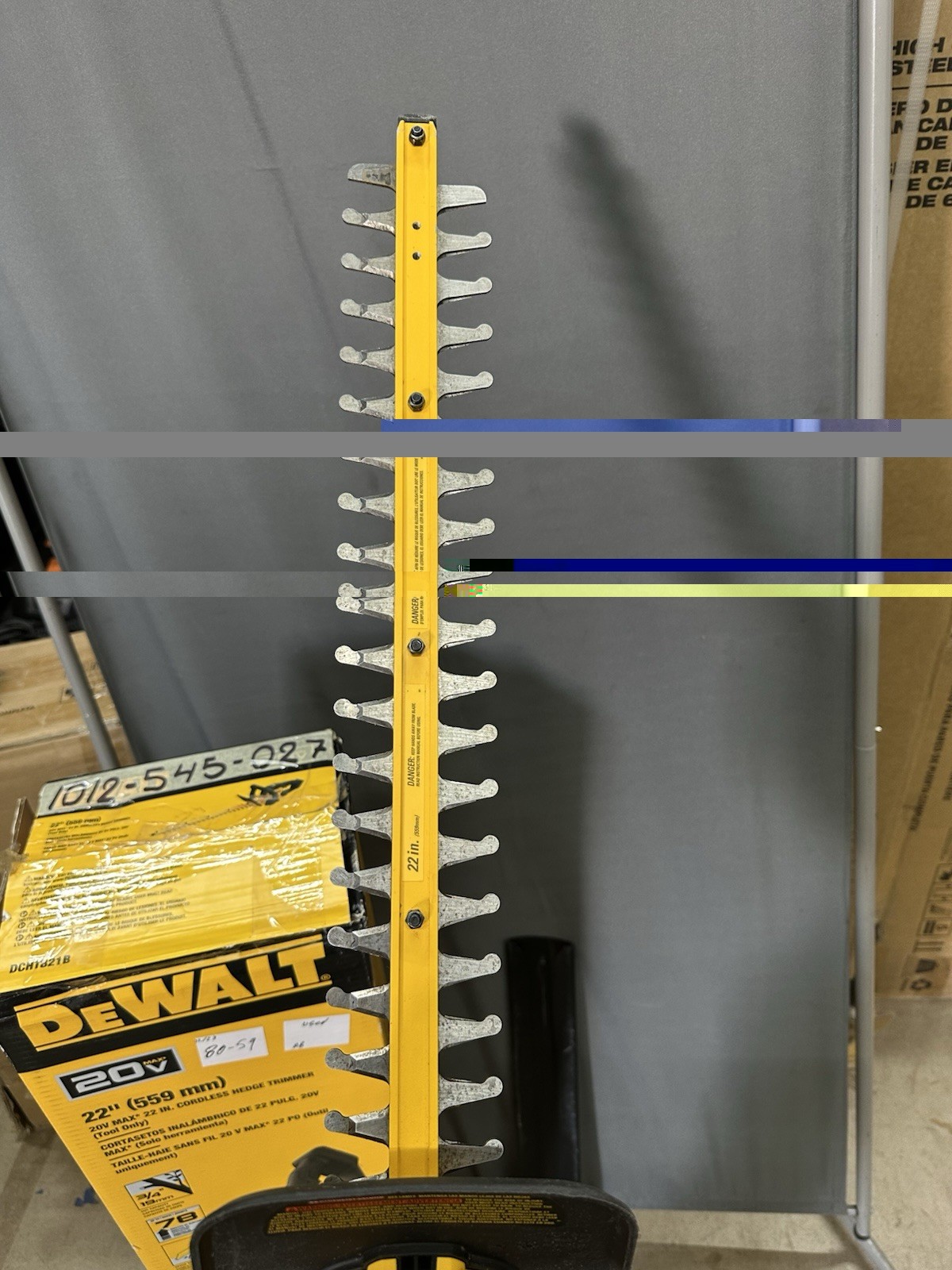 DEWALT 20V MAX 22" Cordless Hedge Trimmer,Tool Only (DCHT821B) Used