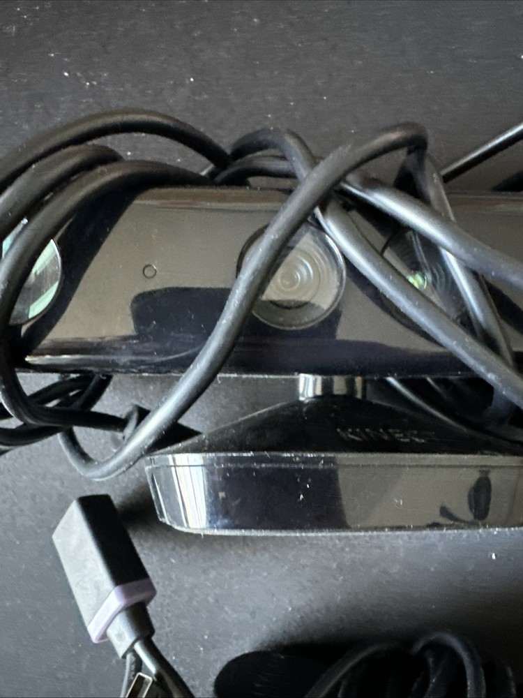 Microsoft Xbox 360 Kinect Sensor With Cables