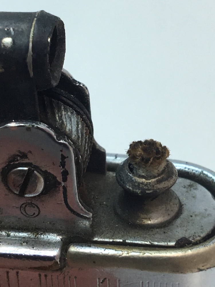 Vintage RONSON WHIRLWIND ETCHED CHROME CIGARETTE LIGHTER