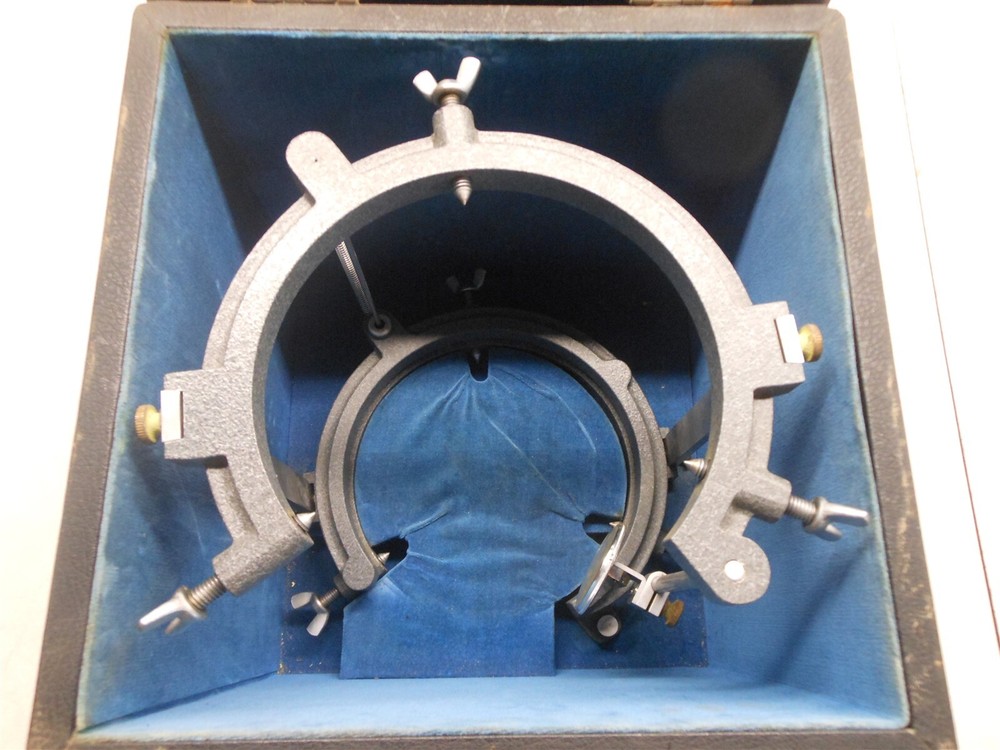 Tinius Olsen Testing Machine 72943 With Case