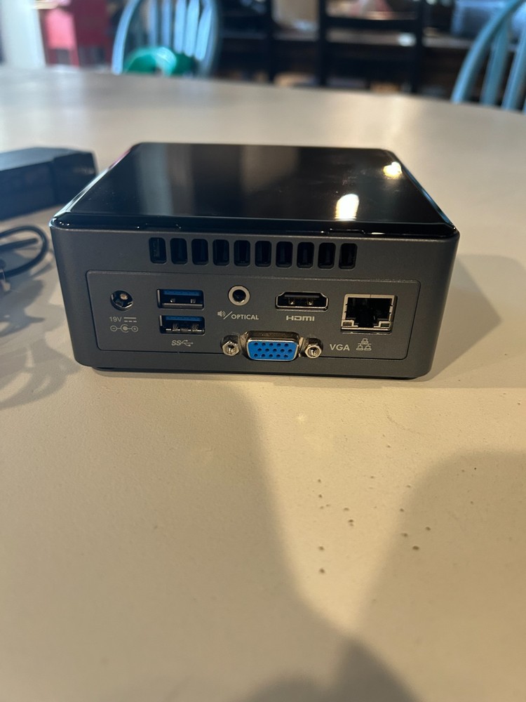 Intel NUC Mini Desktop. Digium Switchvox E510 1ASE510000LF-A.