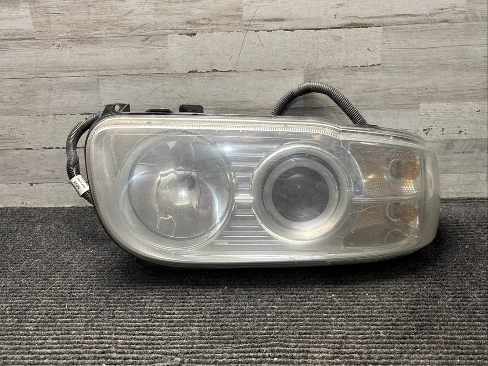 Used HEADLIGHT ASSEMBLY RIGHT PETERBILT P54-6087R