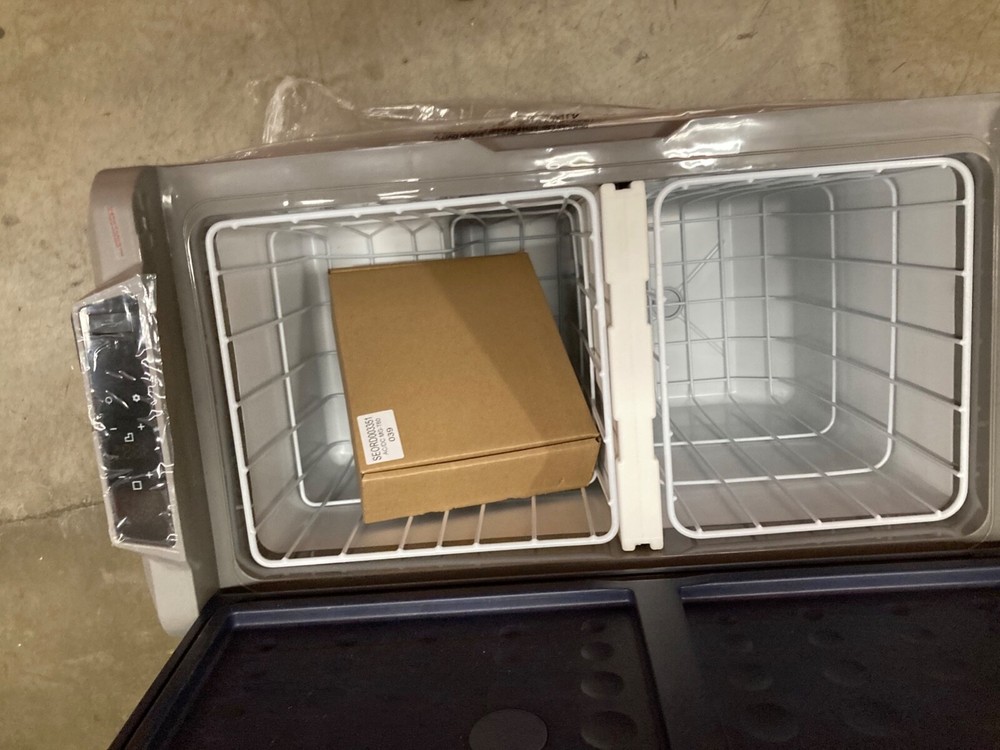 bodega self refrigerating cooler and freezer chest