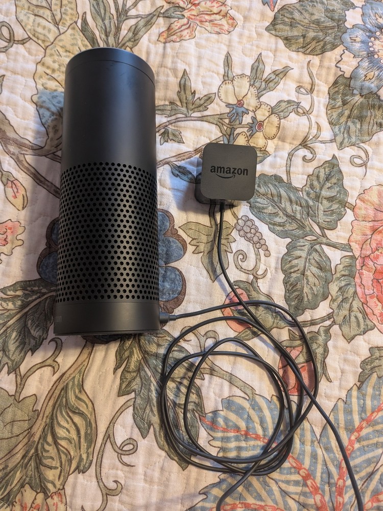 Amazon Zigbee Smart 1st Gen Bluetooth Speaker Black ZE39KL