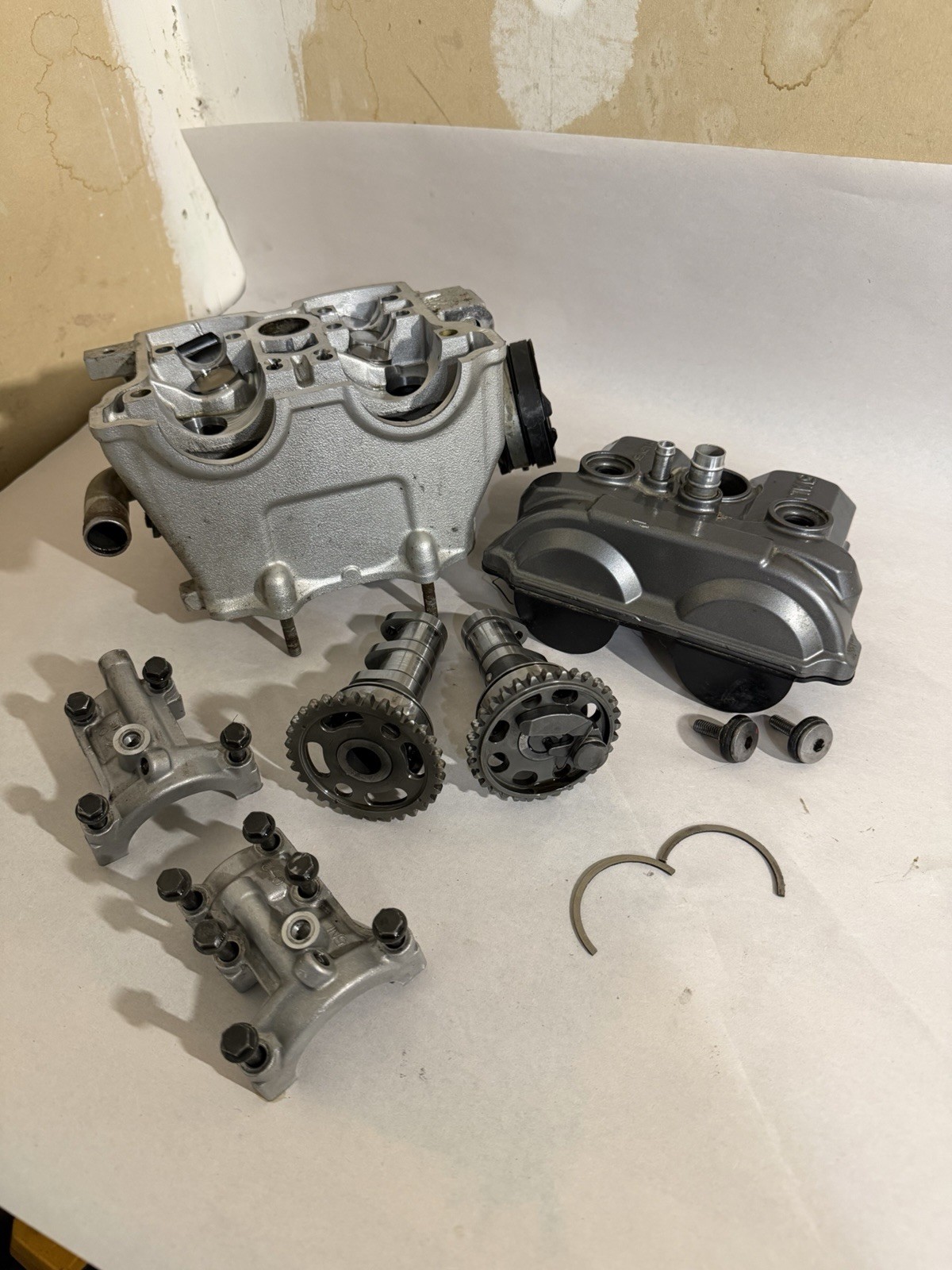 **2003-2006 YAMAHA YZ250F CYLINDER HEAD CAMS CAM TOWERS VALVE COVER COMPLETE OEM