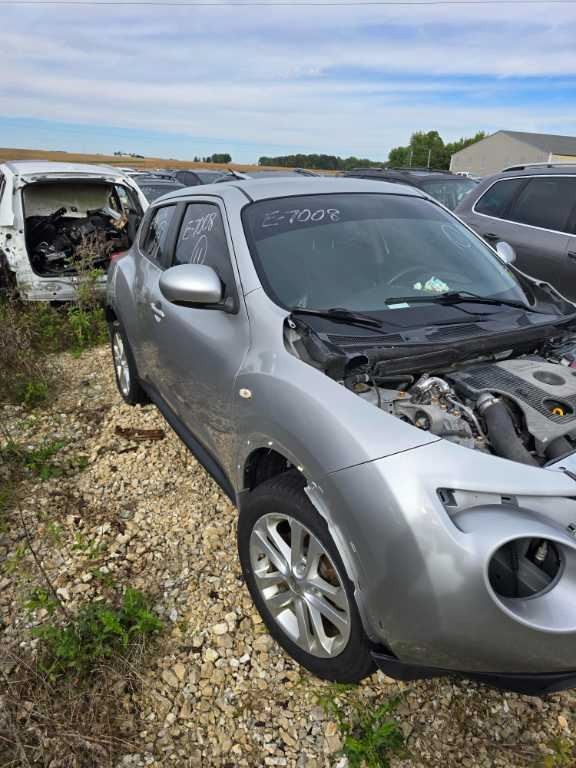 2011 JUKE BLACK GLOVE BOX 359373