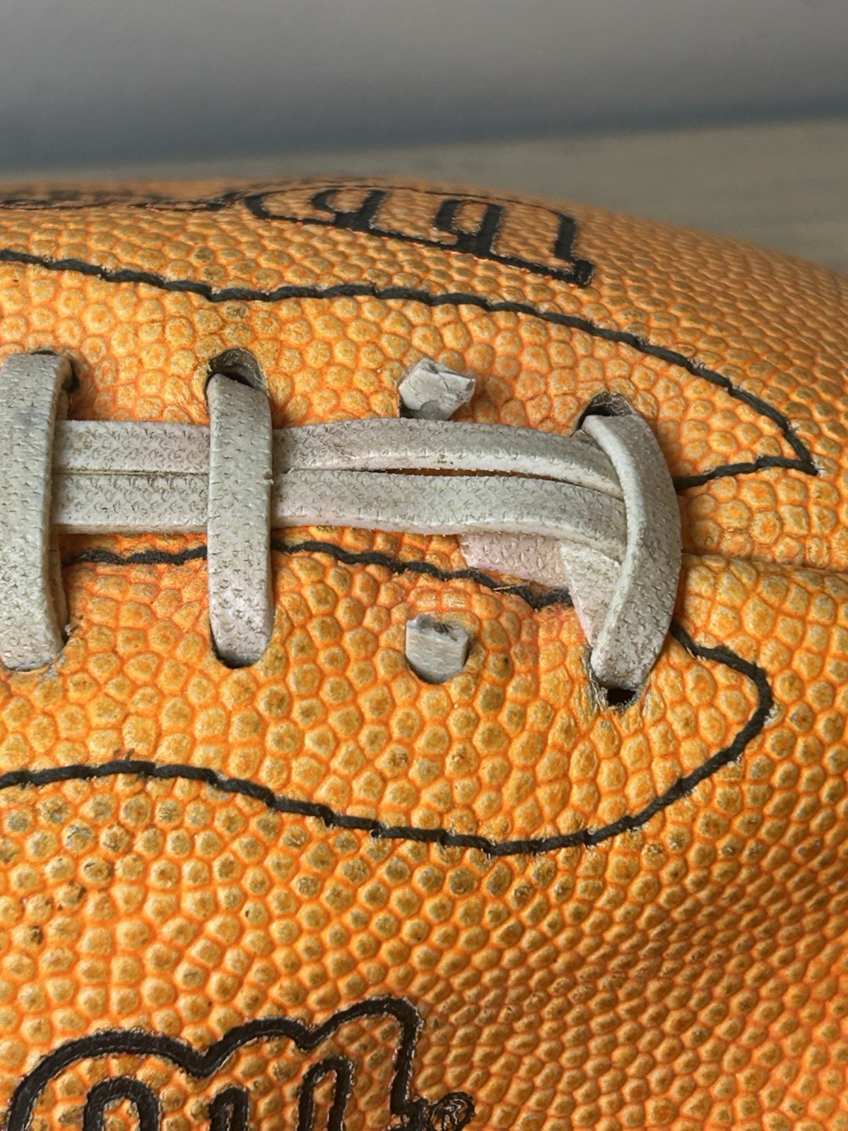 OJ SIMPSON F0425 Orange WILSON FOOTBALL "The JUICE" Vintage 1970s 1980s