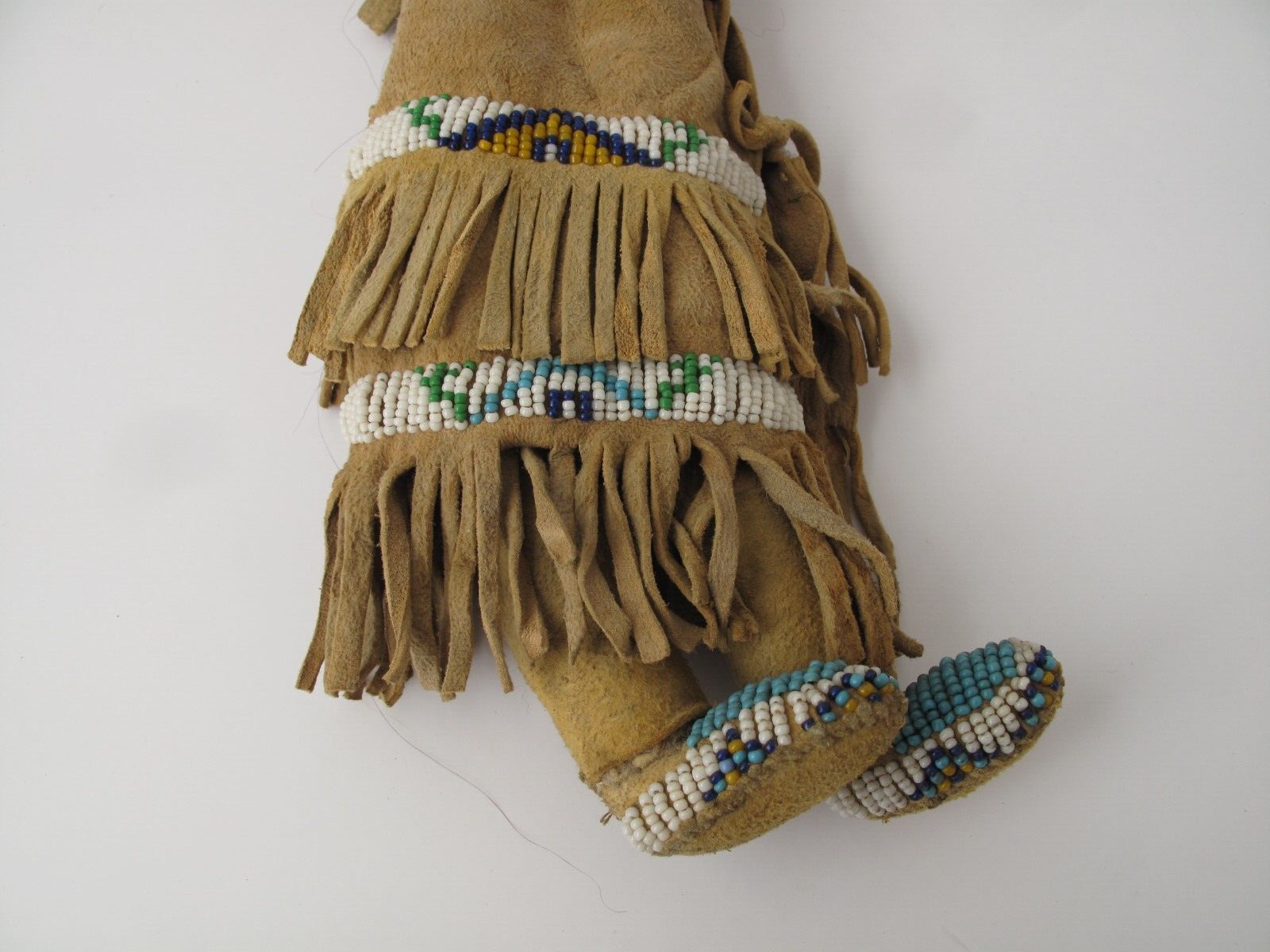 Antique Native American Sioux Indian Beaded Leather Doll c. 1920 or Earlier