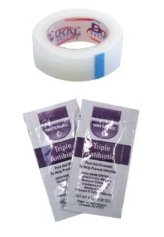 Emergency Roadside Assistance / Cables / Led Flashlight / First Aid Kit / Gloves